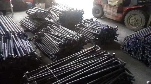 地腳螺栓規(guī)格型號是怎么打上去的？